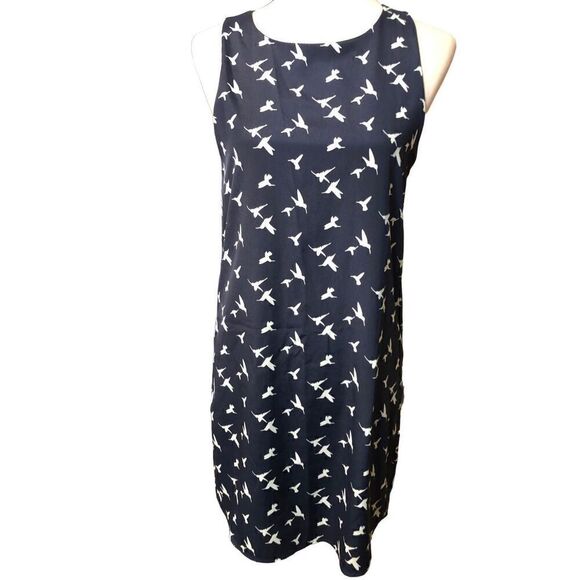 Everly hummingbird print sheath dress with back cut out and two white button clo - Picture 2 of 13